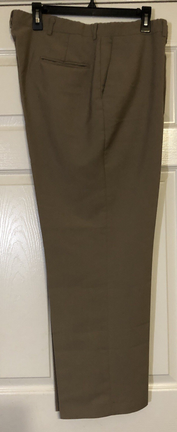 Haggar Dress Pants Men’s 40 x 28 Beige Flat Front Polyester – Preowned