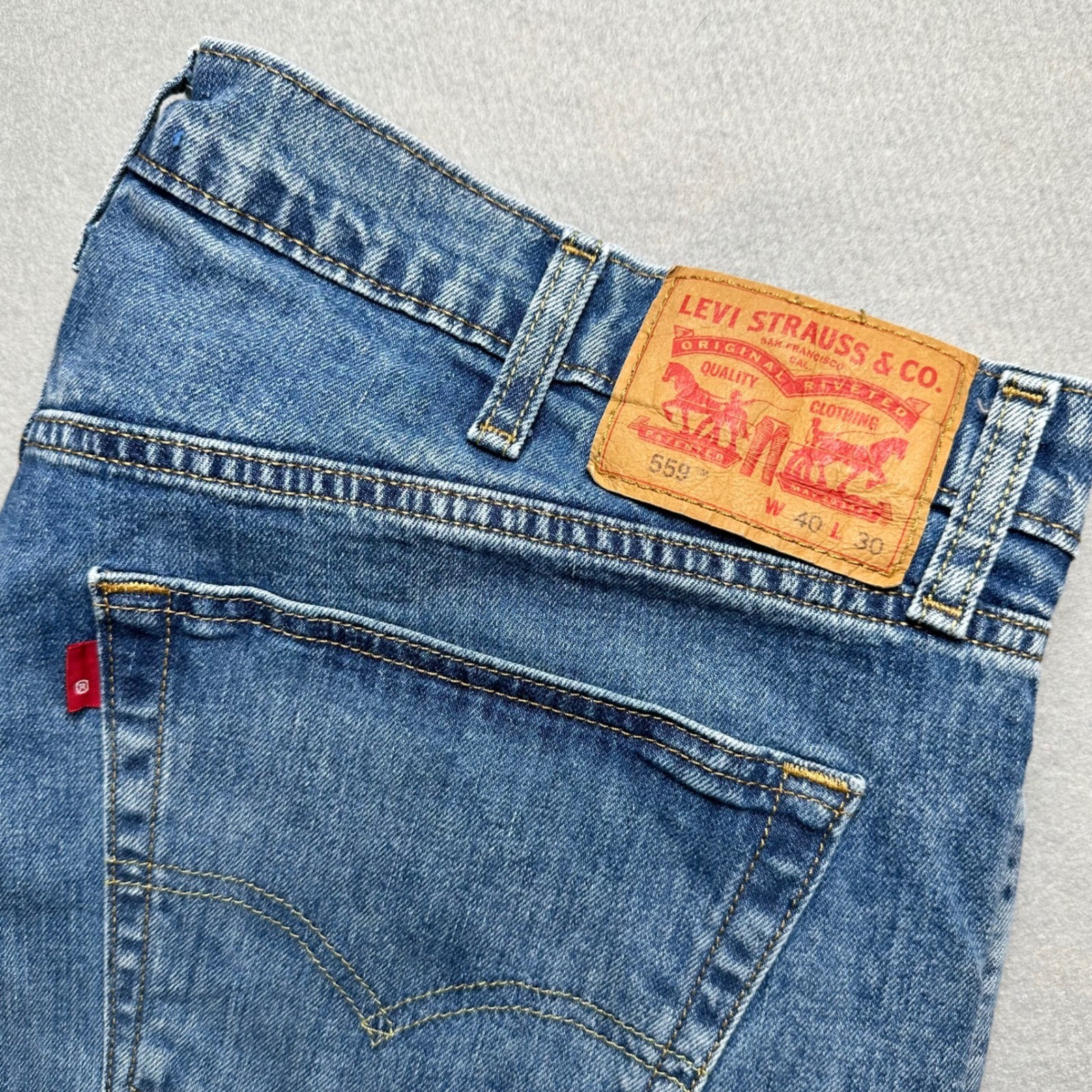 Levi’s 559 Relaxed Straight Jeans Mens 40×30 Blue Medium Wash Denim 00559-0409