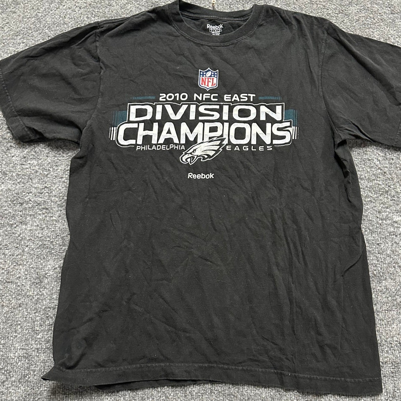Reebok T-Shirt Mens Size L Black 2010 NFC East Champions Philadelphia Eagles NFL