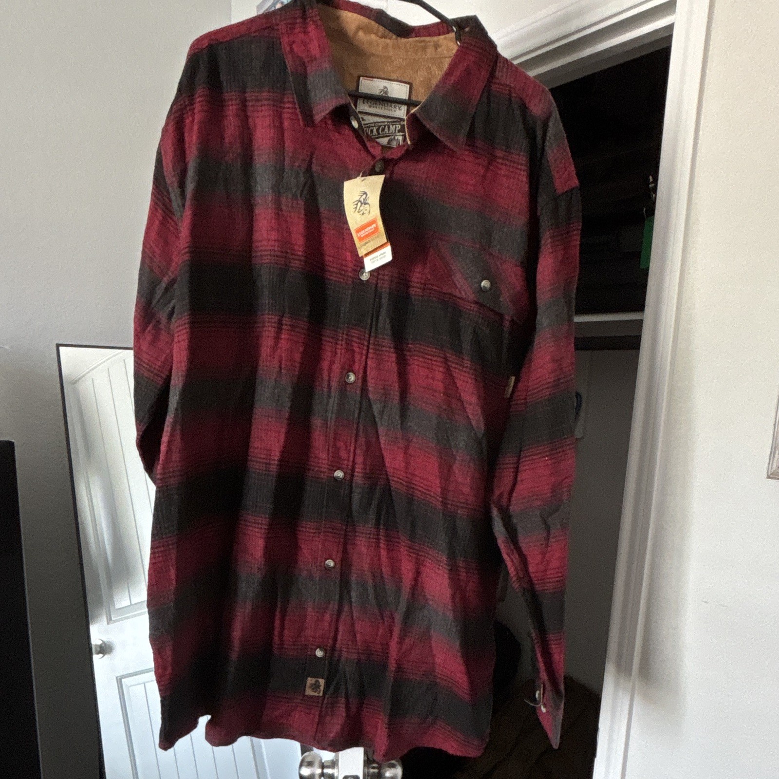 Legendary Whitetails Buck Camp Flannels 2XT Red/Black Plaid Cotton Shirt