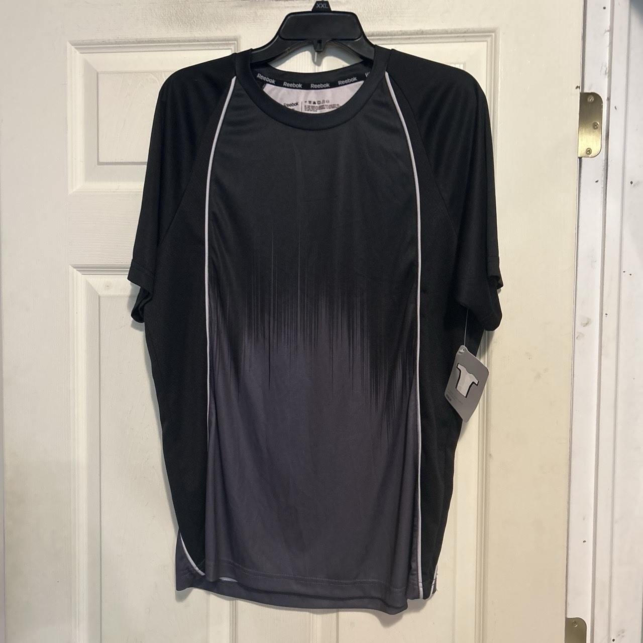 Reebok Black and Gray Performance Shirt Size Medium