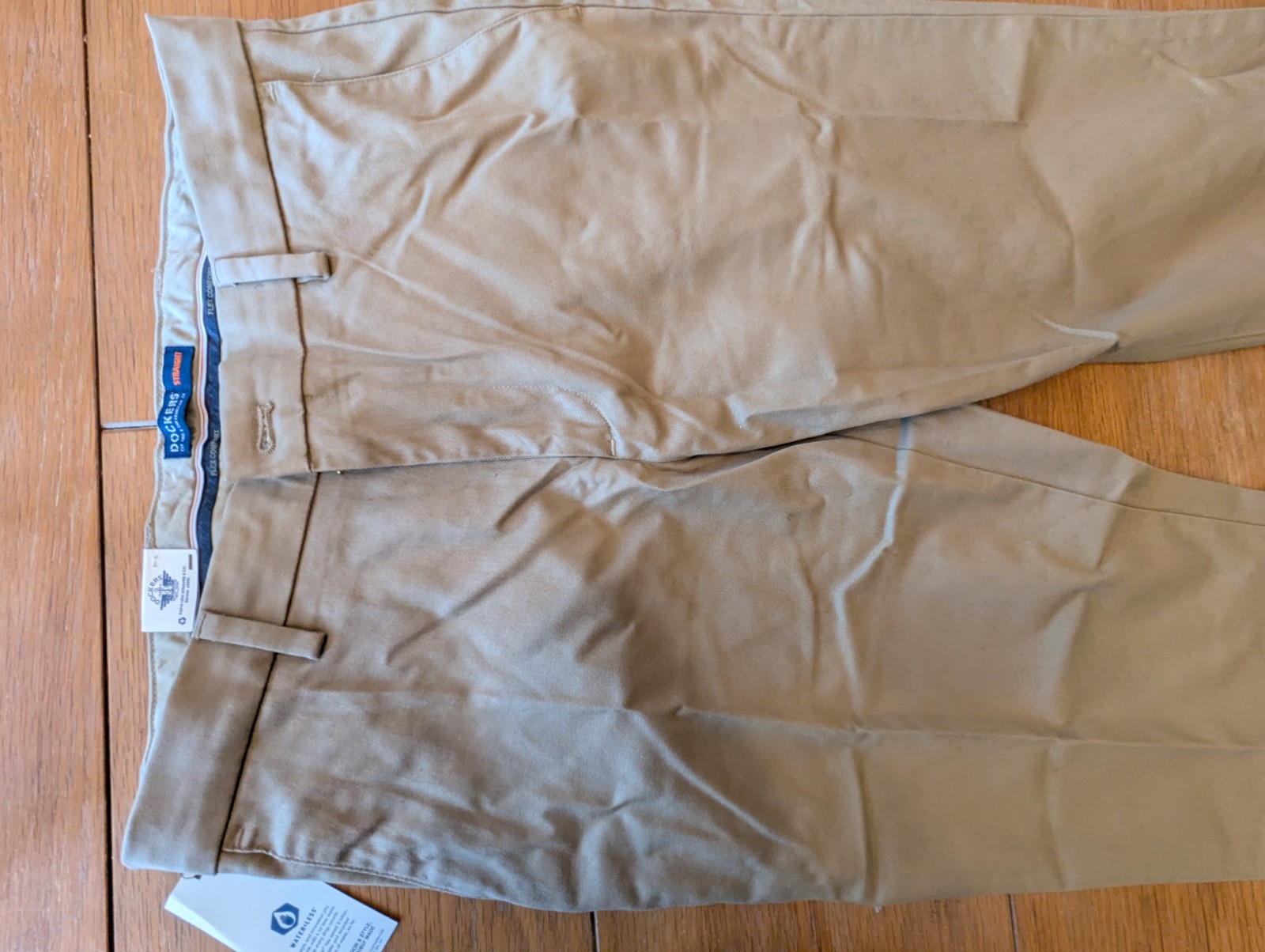 Dockers Mens Straight Fit Signature Lux Cotton Stretch Khaki Pant Khaki 32X30