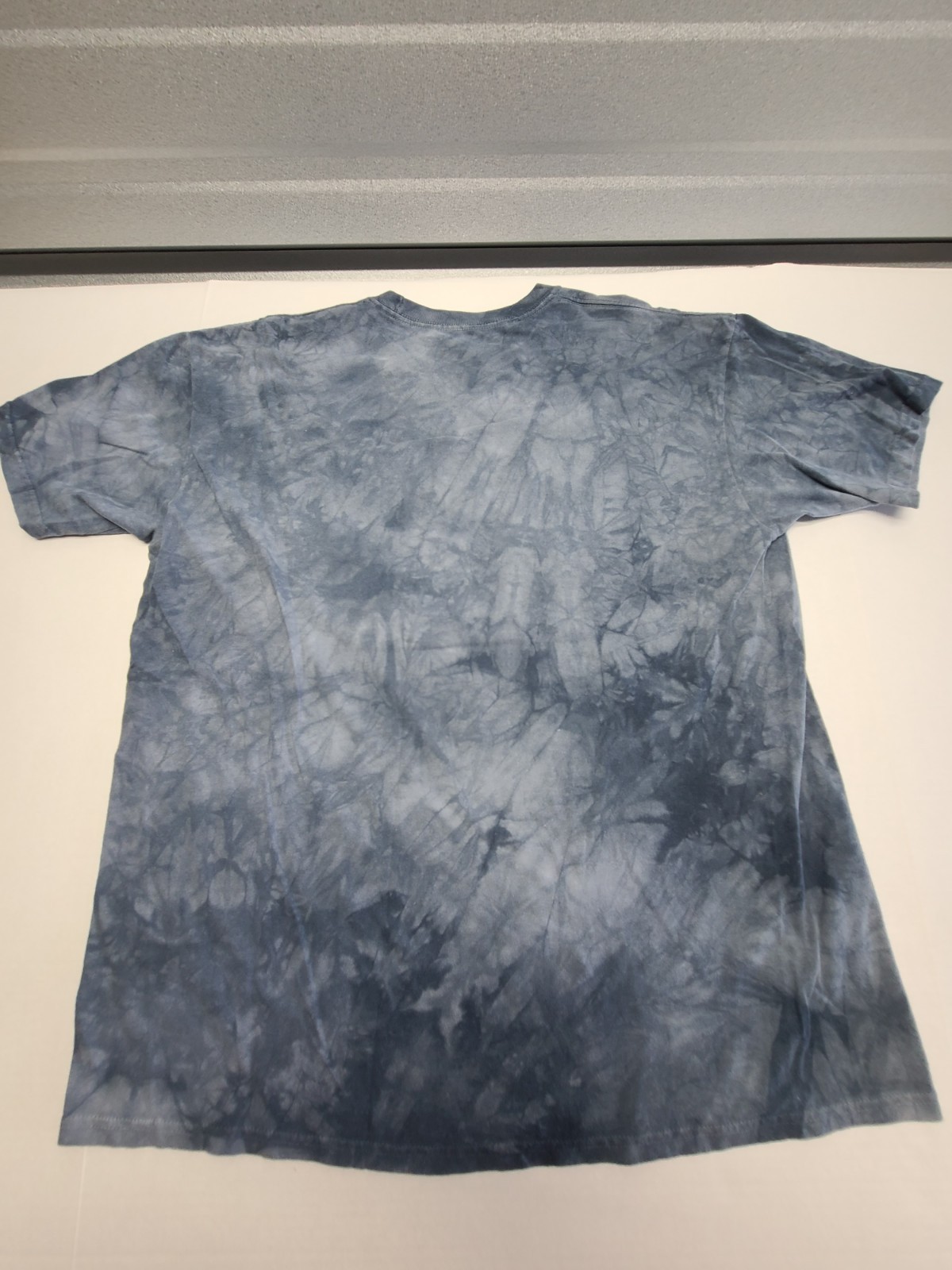 The Mountain Gray Wolf Face Portrait Tie Dye Graphic Tee Adult XL Wildlife USA
