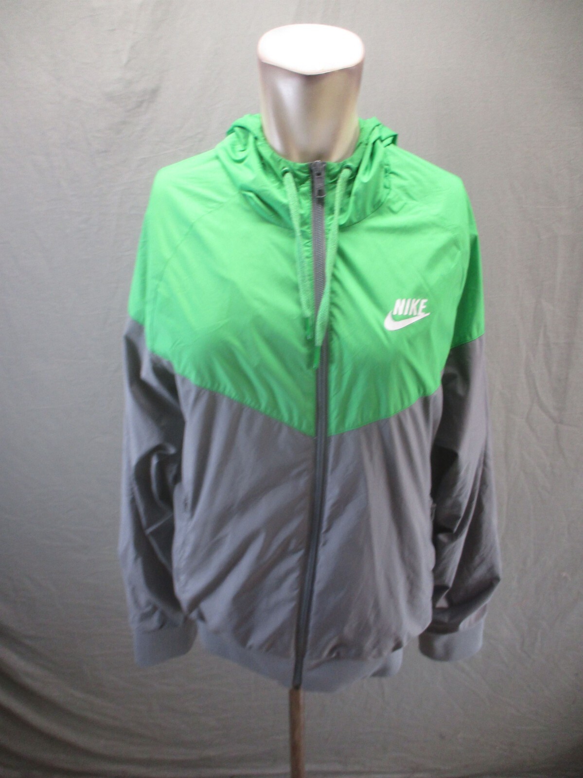 NIKE Size M Mens Multicolor Drawstring Zip Up Pocket Lightweight Windbreaker 926