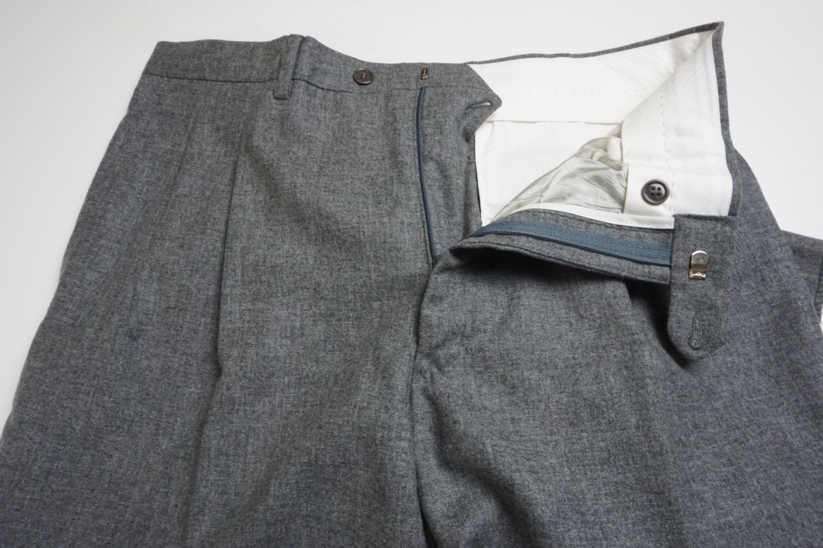 Isaia Solid Gray Flannel 100% Wool 2 Pc Suit Jacket Pants 40R US 50 EU BRAND NEW