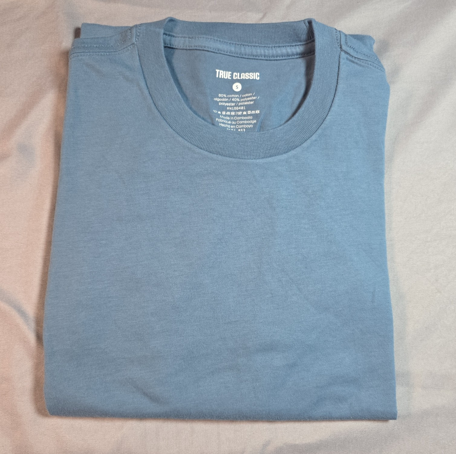 True Classic Crew Neck Size Small Blue