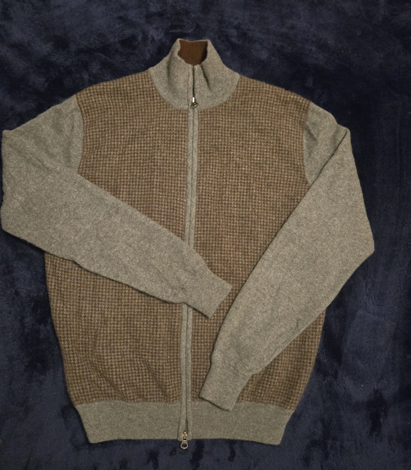 Vintage McGeorge of Scotland Ballantyne 100% Cashmere Houndstooth. Cardigan Med