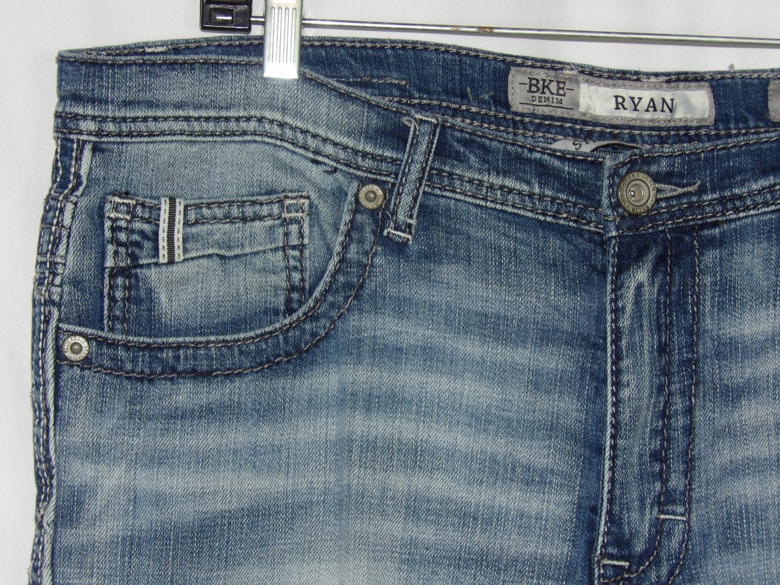 Buckle BKE Medium Wash Stretch RYAN Straight Leg Denim Jeans Men’s 36 X 34