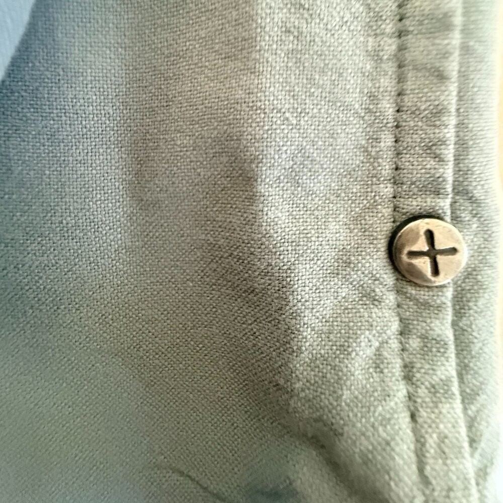 I Love Ugly Collared Button Up in Stone Men’s Large ‘sophisticated simplicity’