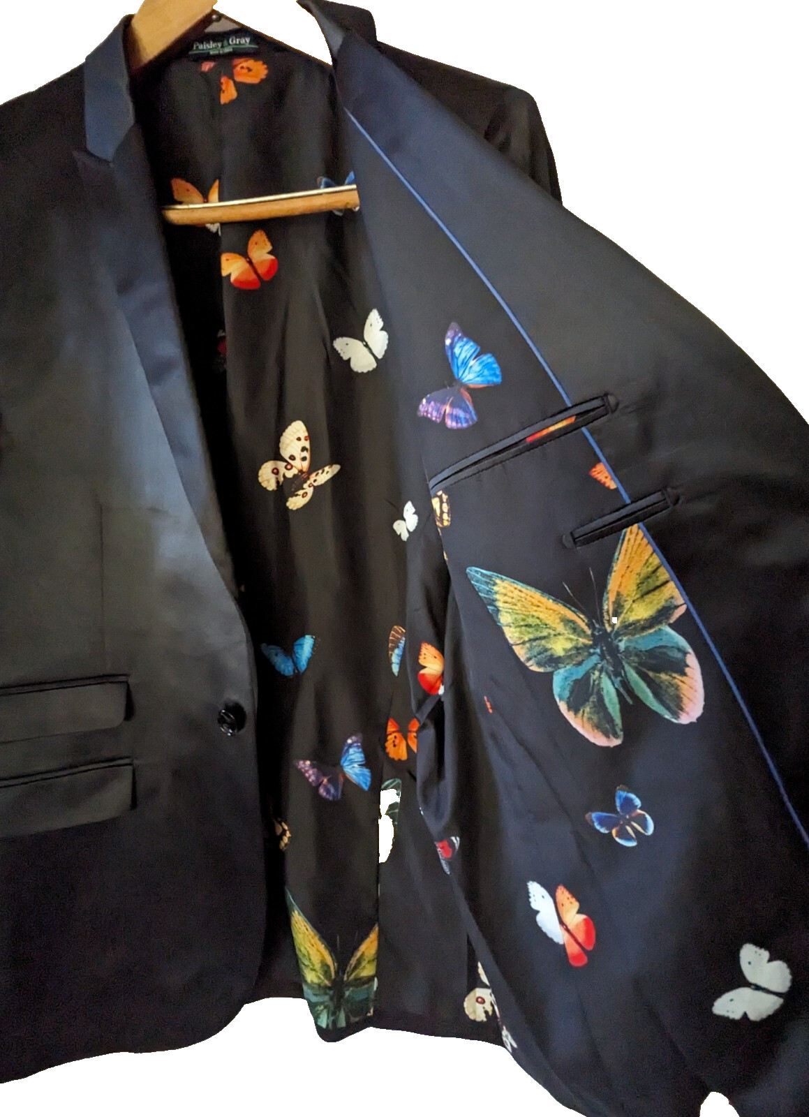 Paisley & Gray Designer Dover Notch Jacket, Black with butterfly design lining.