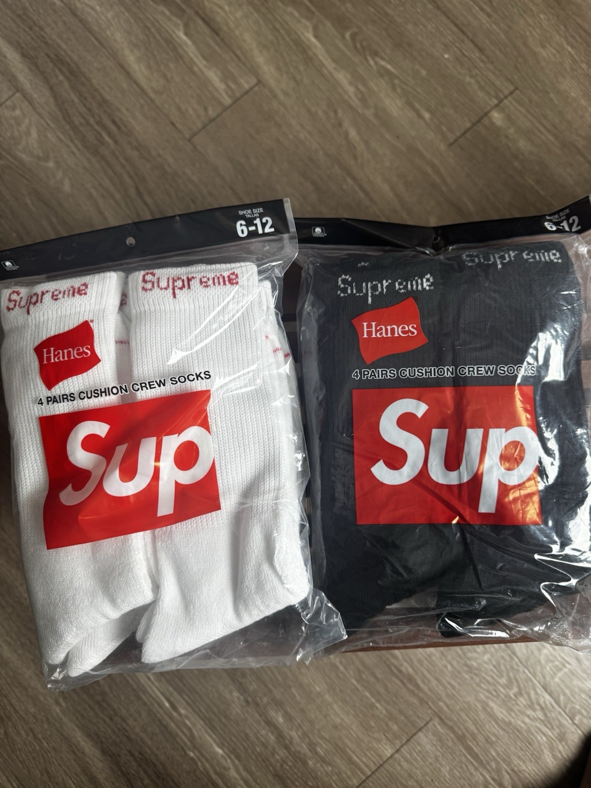 SUPREME SOCKS/ HANES BLACK WHITE / TWO PAIRS / AUTHENTIC/ NEW