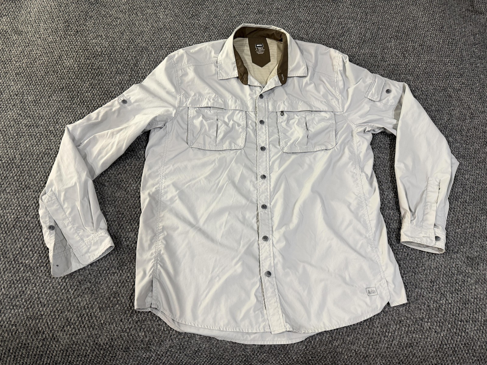 REI Shirt Mens LT Gray Solid Long Sleeve Button Front Vented Fishing Travel