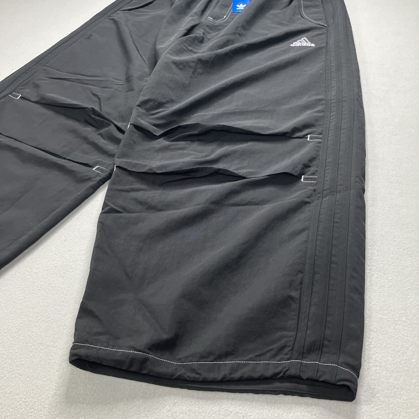JD5415 Adidas Parachute Loose Fit Pants Bungee-Adjustable Hem Black Men’s Size L