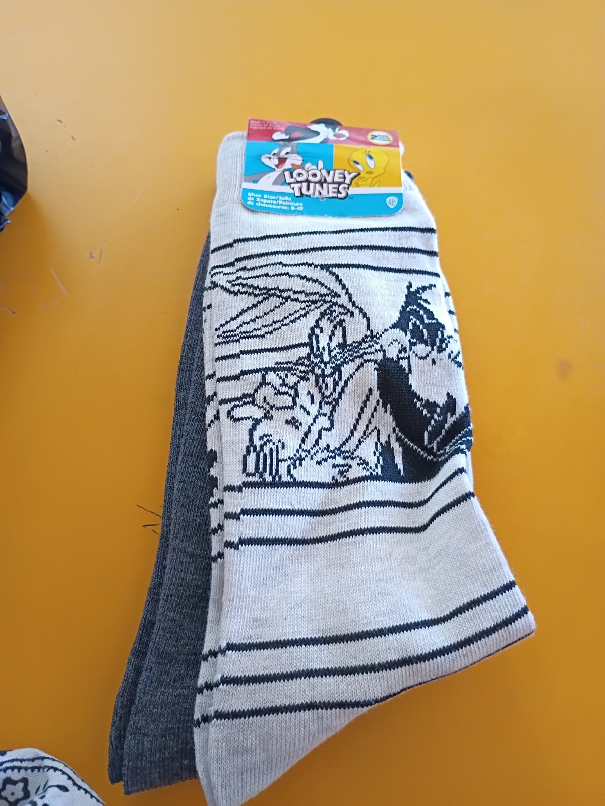 New Looney Tunes Bugs Bunny Socks 2 pairs
