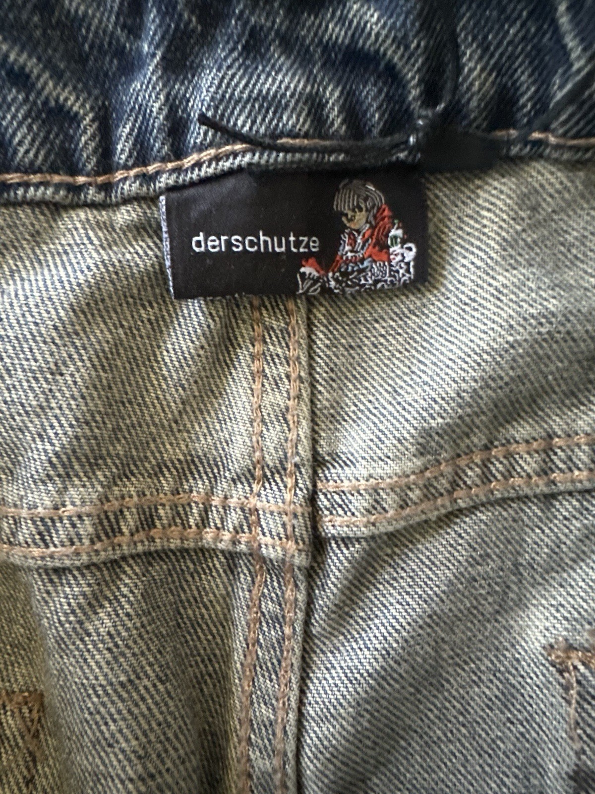 derschutze Men’s Blue Light Wash Straight Cotton Denim Jeans Embroidered