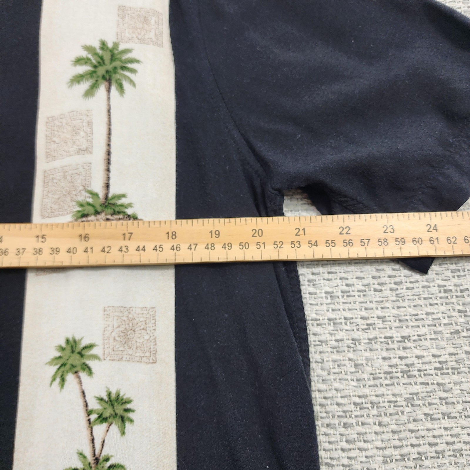 Batik Bay Hawaiian Shirt Mens Medium Black Palm Tree Rayon Button Up Camp Aloha