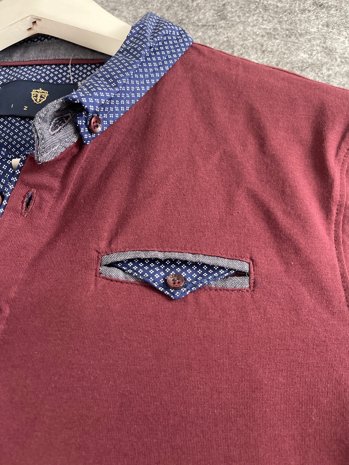 IZAC Polo Shirt Mens XS XSmall Burgundy Cotton Short Sleeve Knit NEW N25