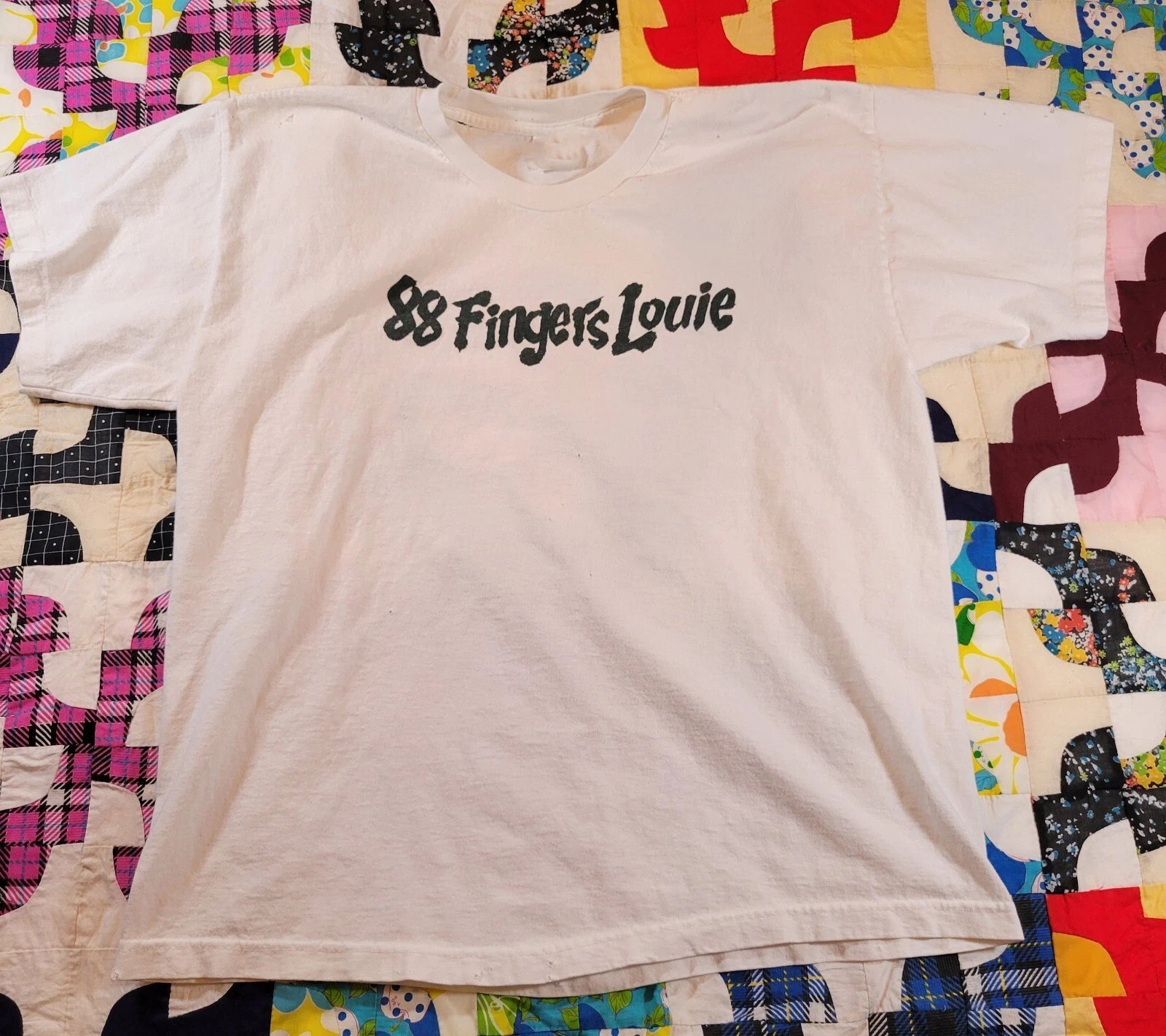 1995 88 Fingers Louie Logo White Color Full Size Short Sleeve T Shirt CM182