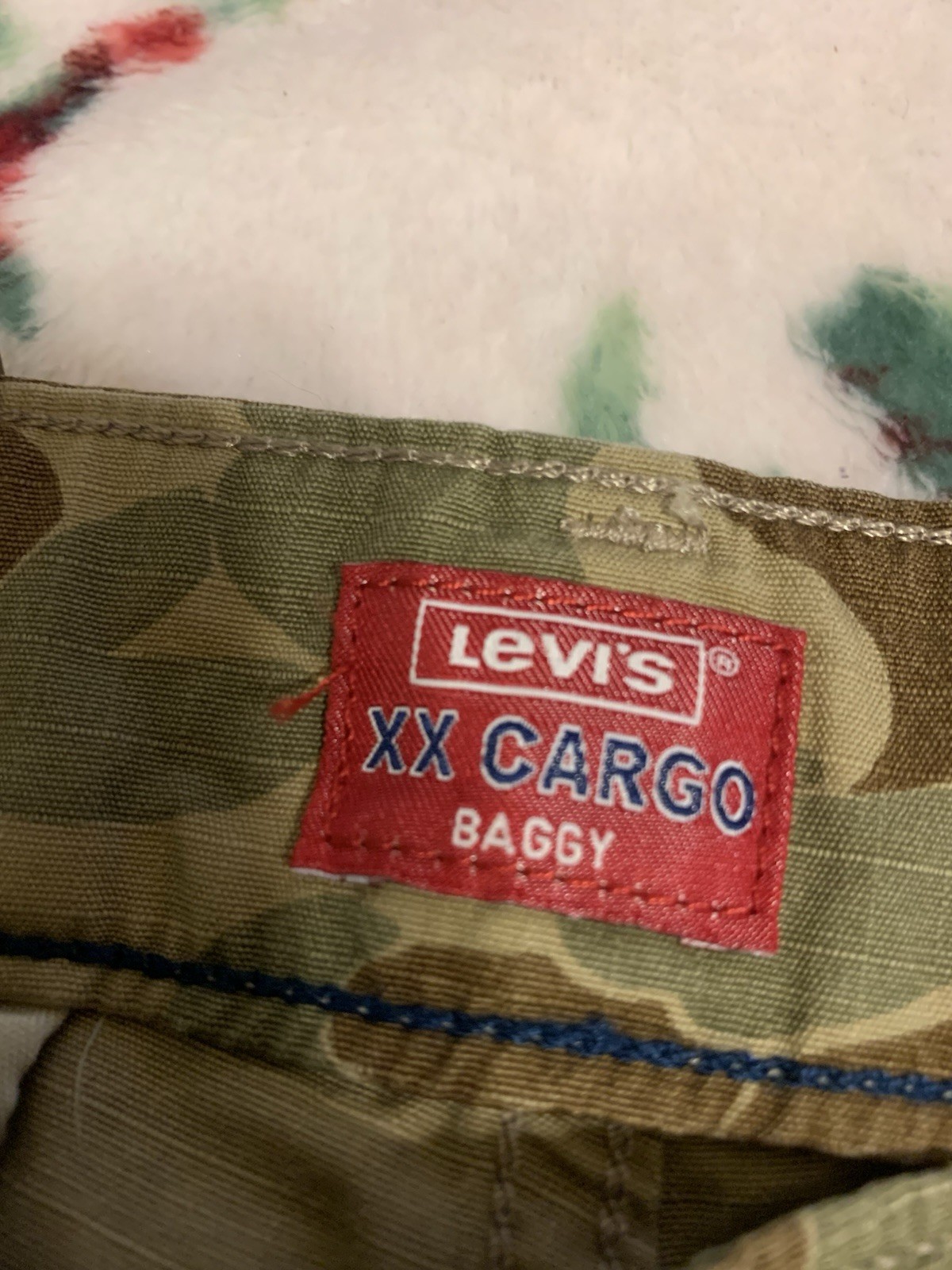 Levi’s Men’s XX Cargo Baggy Fit Pants – Duck Camo Print 32×32