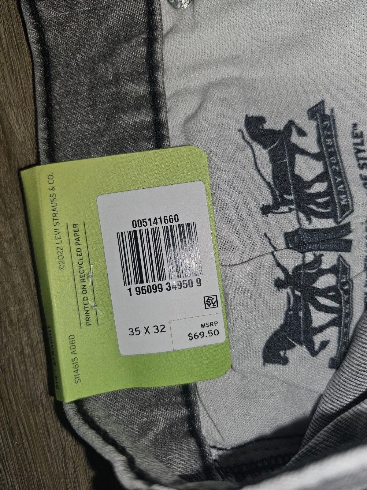 Levi’s 514 Straight Fit Jeans – Light Grey Worn – Size 35 x 32 – NWT