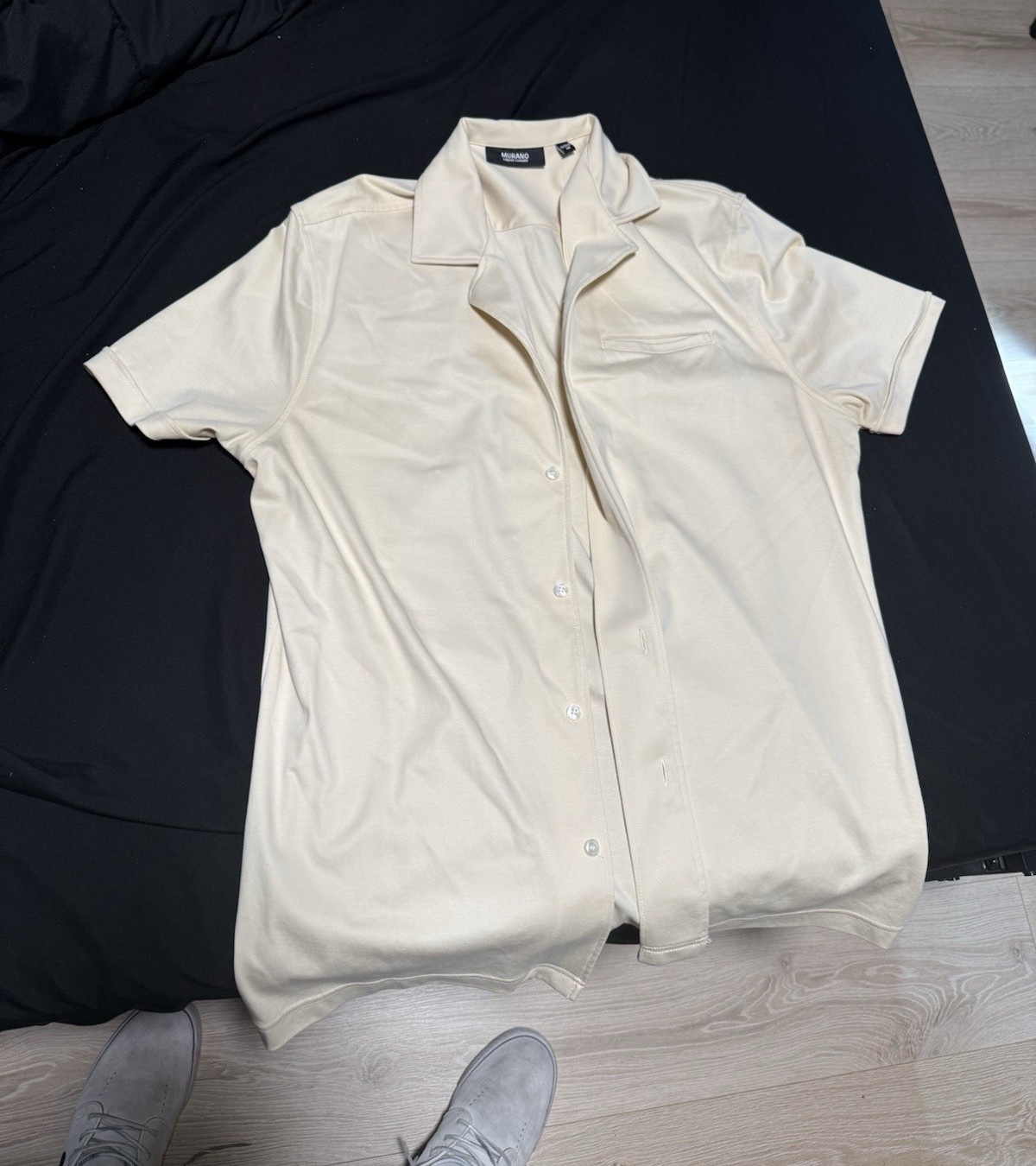Murano Men’s M Beige Short Sleeve Button-Up Spread Collar Knit Shirt Pockets