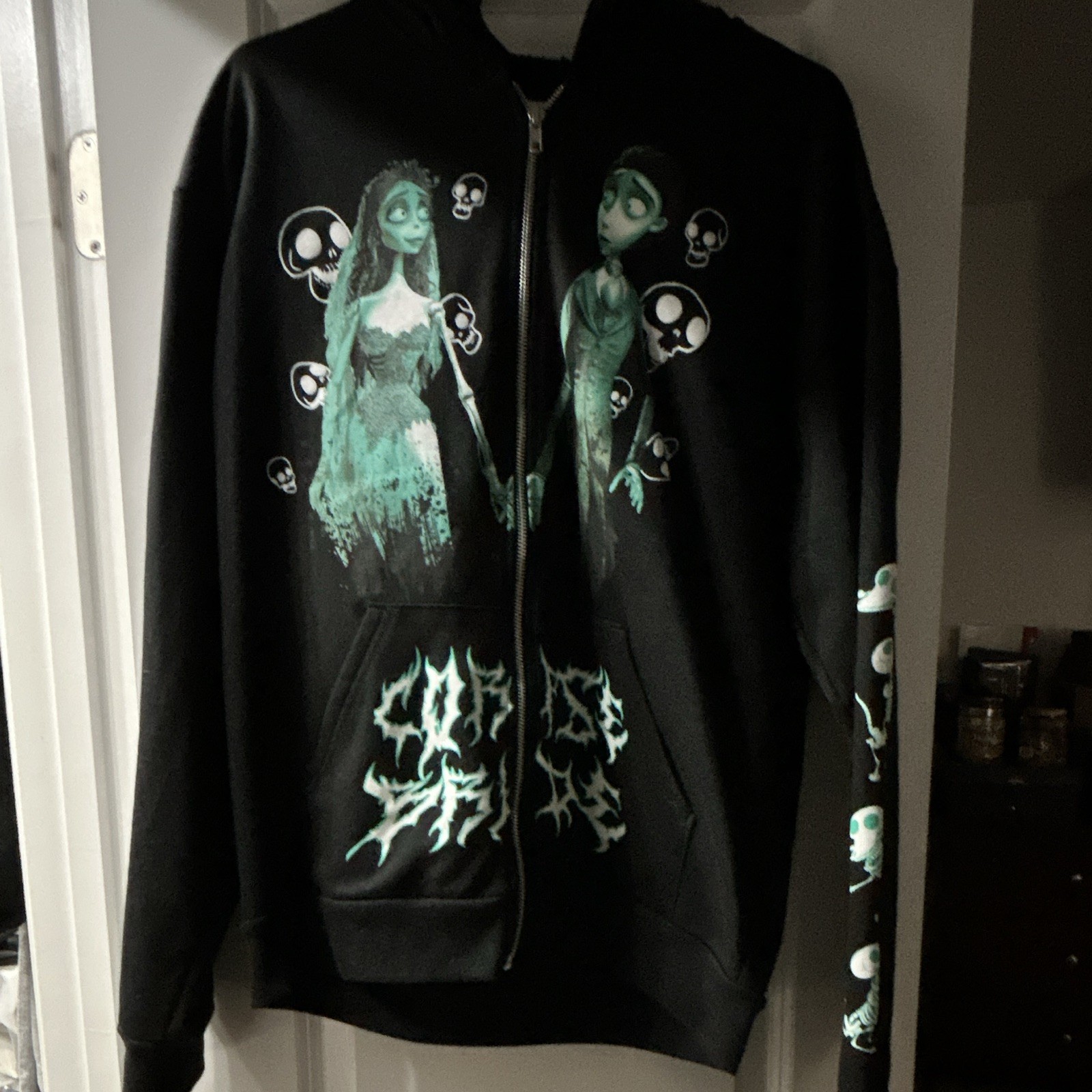 Disney Tim Burton’s Corpse Bride Men’s Black Full Zip Skull Graphic Hoodie M