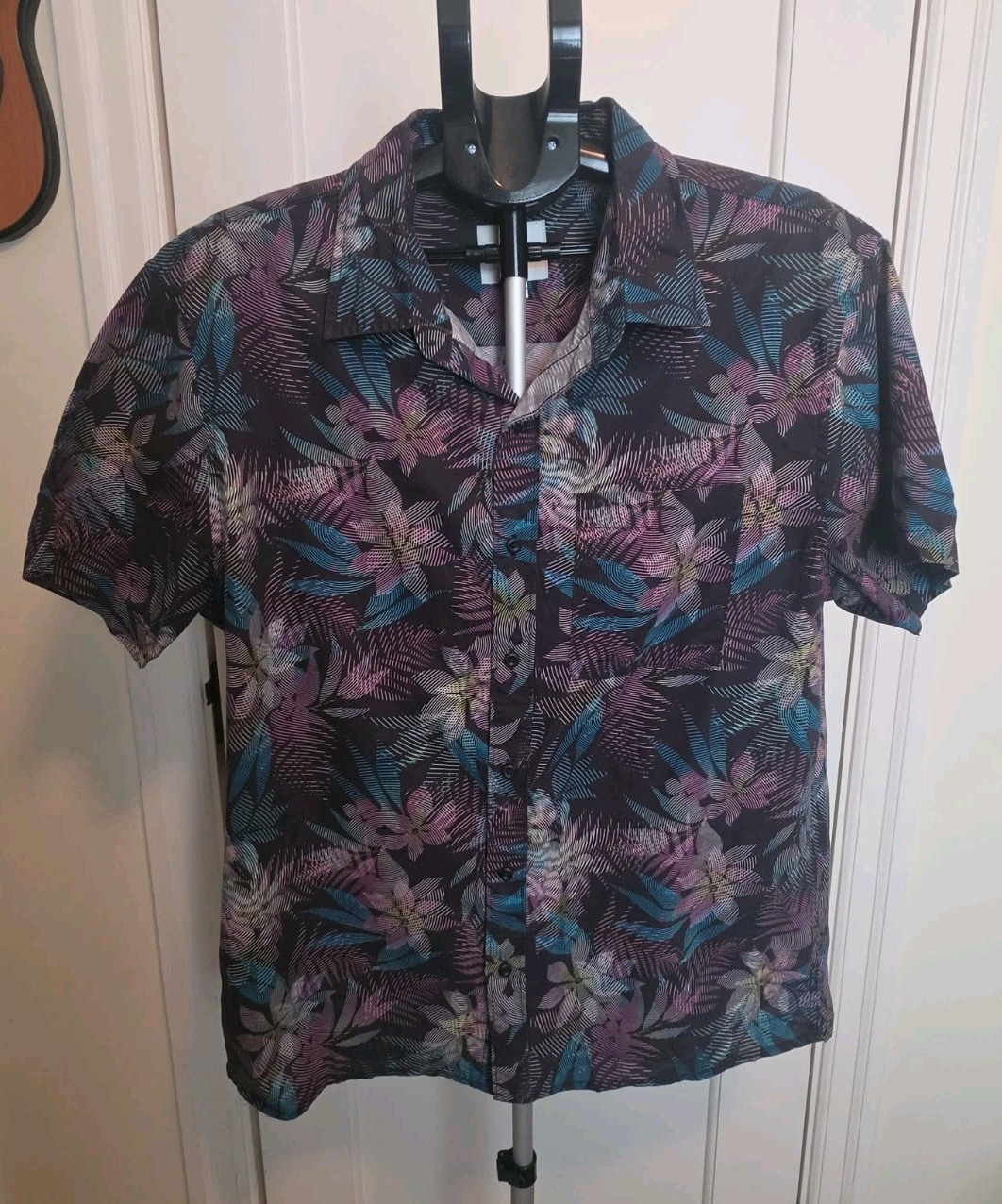 AE American Eagle Outfitters Mens Large L Button Up Shirt Tropical Palm Flower