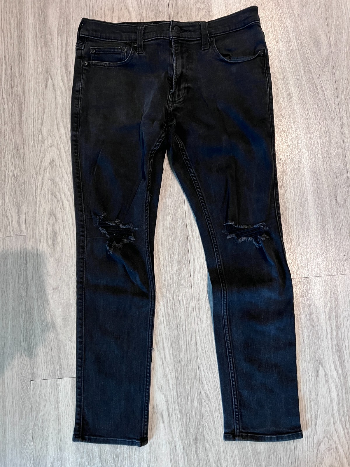 Hollister Men’s Skinny Distressed Jeans Black – 32×30