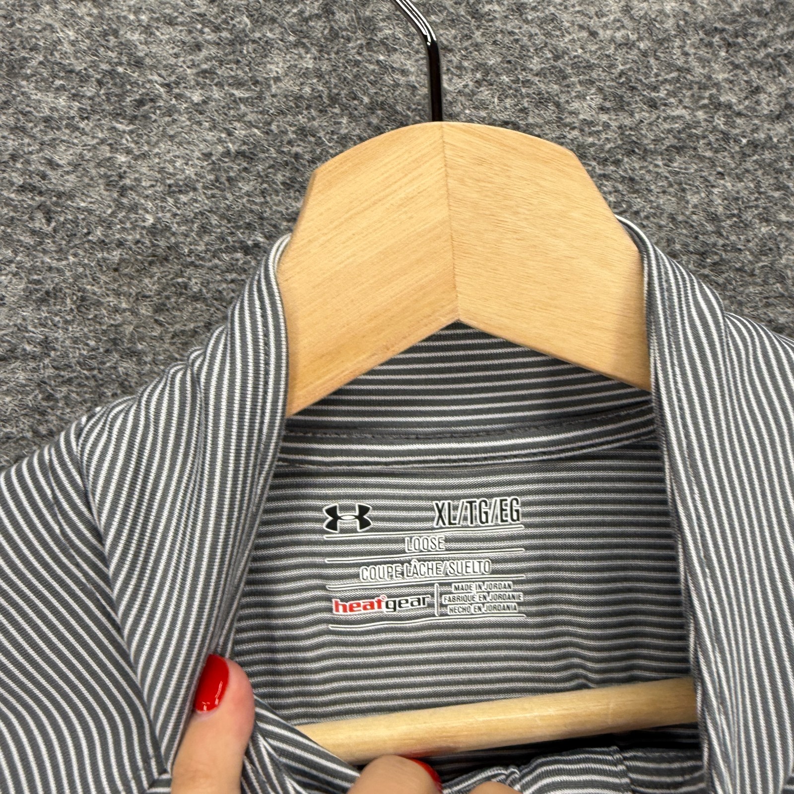 Under Armour Activewear Track Jacket Men XL Gray Striped 1/4 Zip Long Sleeve