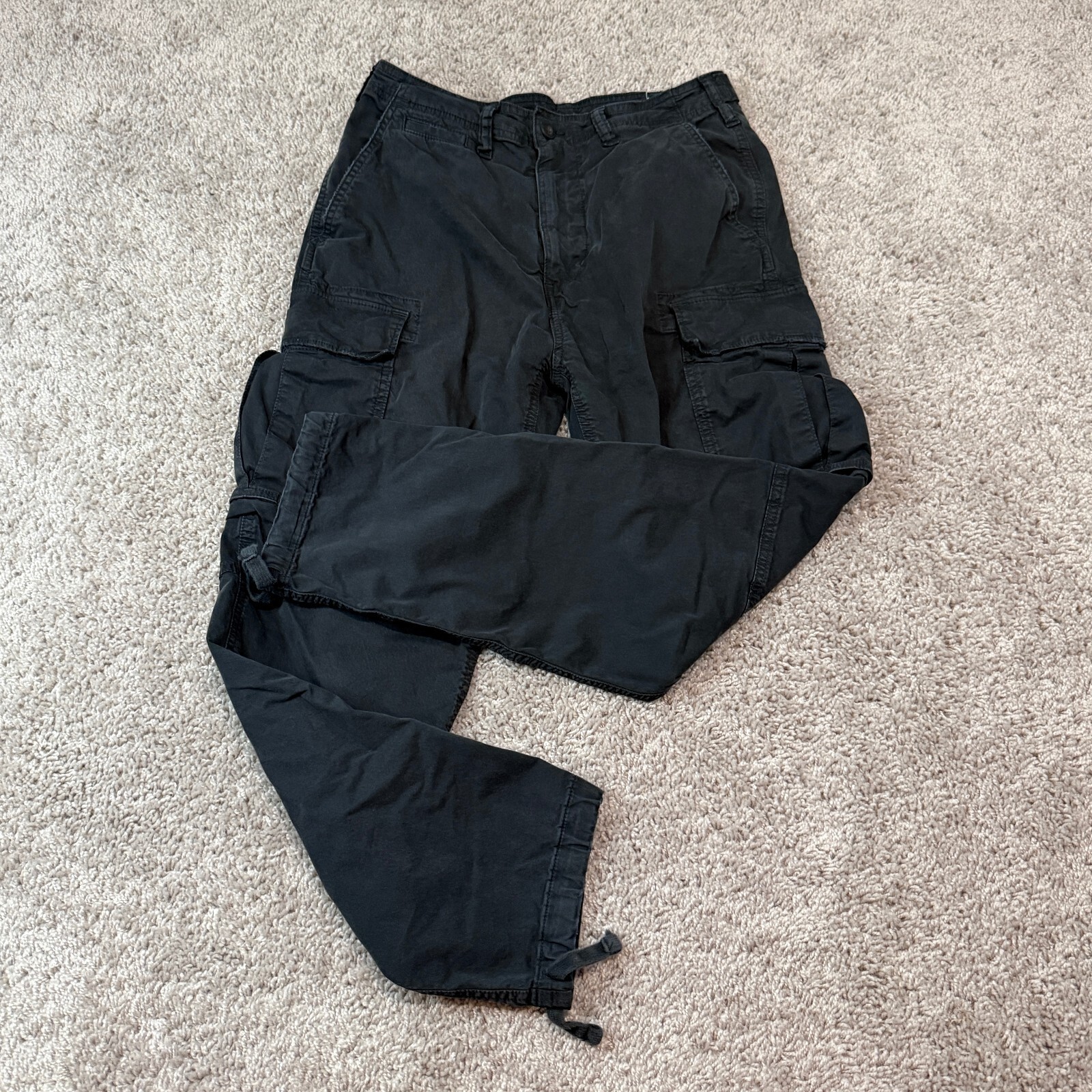 Mens American Eagle Black Cargo Pants with Adjustable Ankles Size US 28 x 30