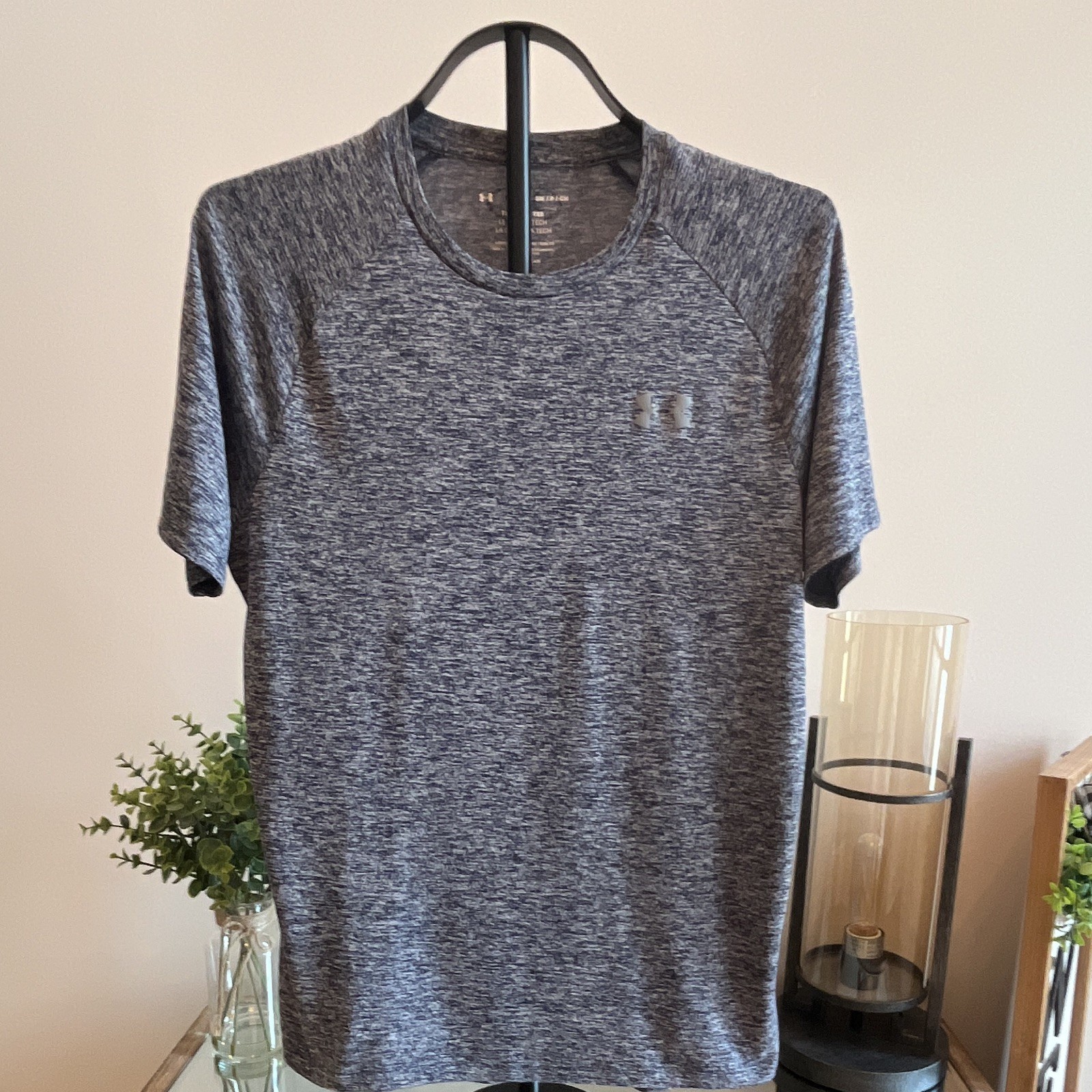 Under Armour HeatGear The Tech Tee Men S Loose Short Sleeve Gray Heather Tee