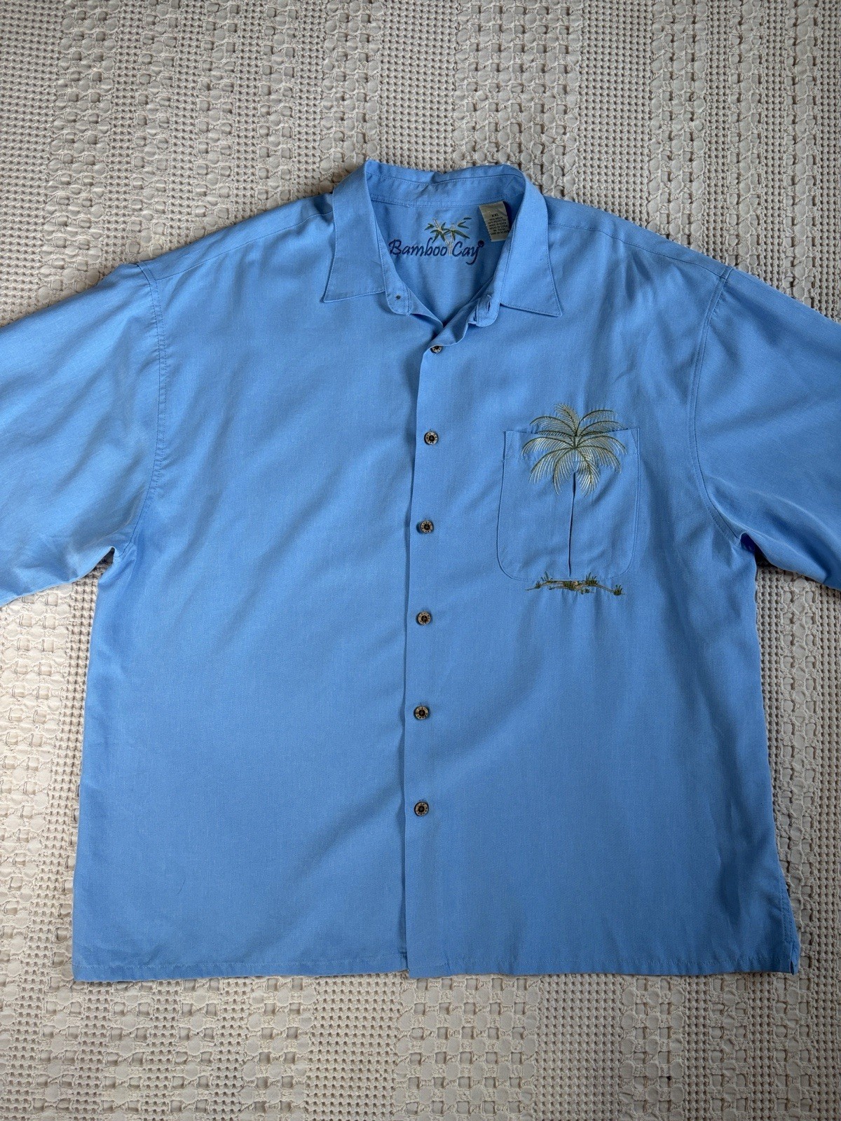 Bamboo Cay Men’s XXL Blue Short Sleeve Button-Up Shirt Pockets Embroidered Palm