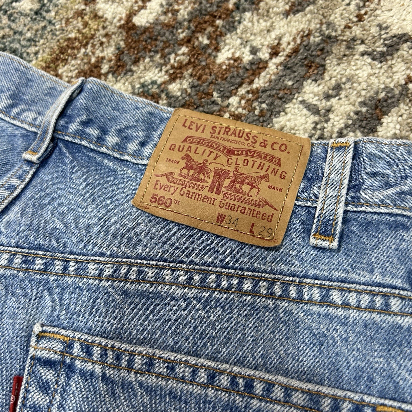 Vintage Levi’s 560 Loose Fit Tapered Leg 34×29 Light Wash Denim Jeans