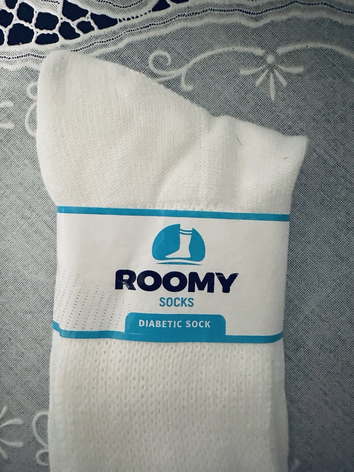 Roomy Diabetic Socks J800L White Crew Size 10-13 NWT