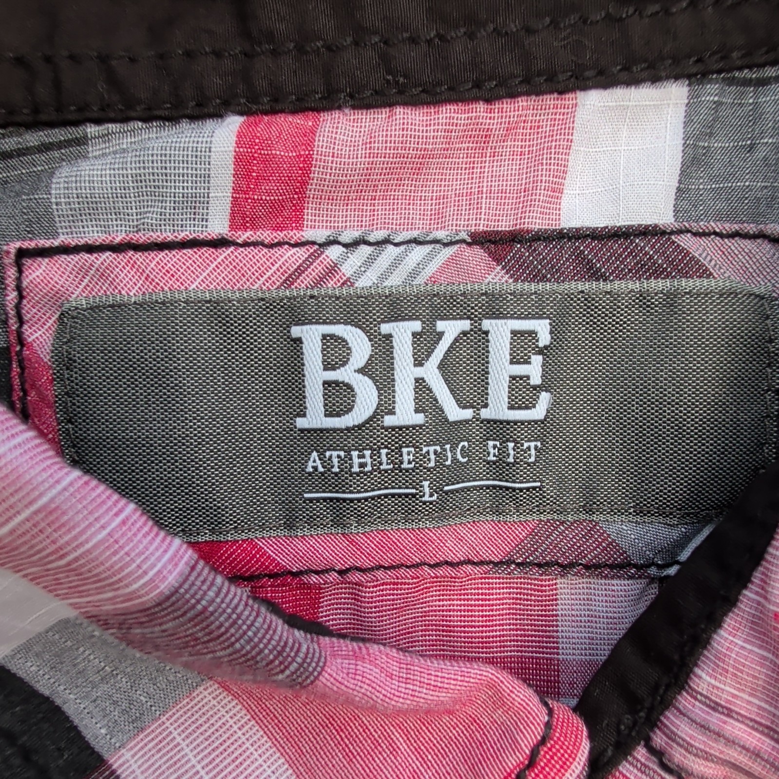 BKE Shirt Mens L Pink Gray Plaid Long Sleeve Button Up Athletic Fit Pockets