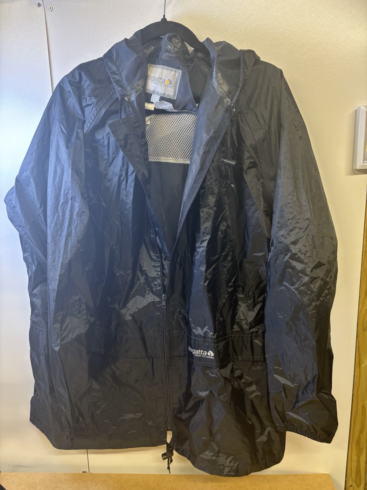 Regatta Men’s Black Size XL Waterproof Hooded Jacket