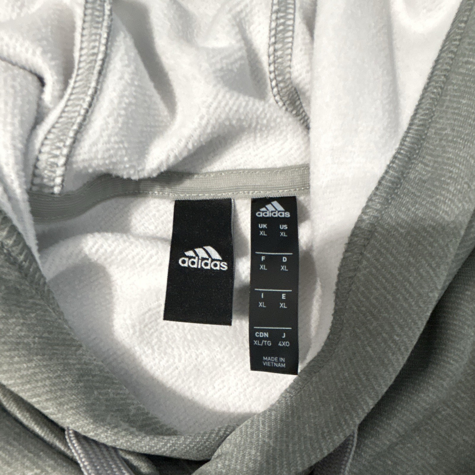 adidas Men’s Gray Polyester Fleece Pullover Hoodie Logo Pockets Size XL