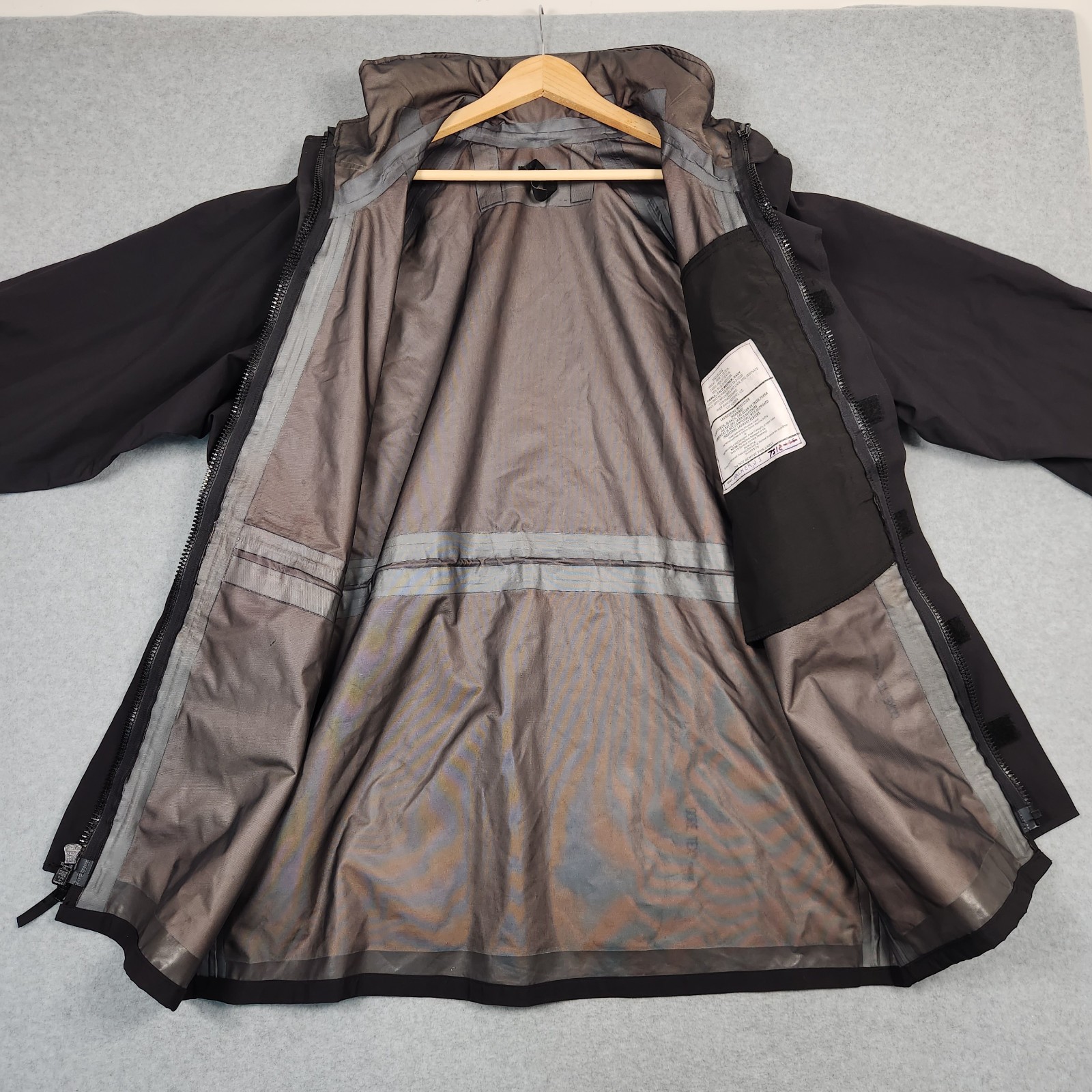 US Military Parka Cold Weather Mens Medium Long Black Navy GoreTex Hooded Jacket