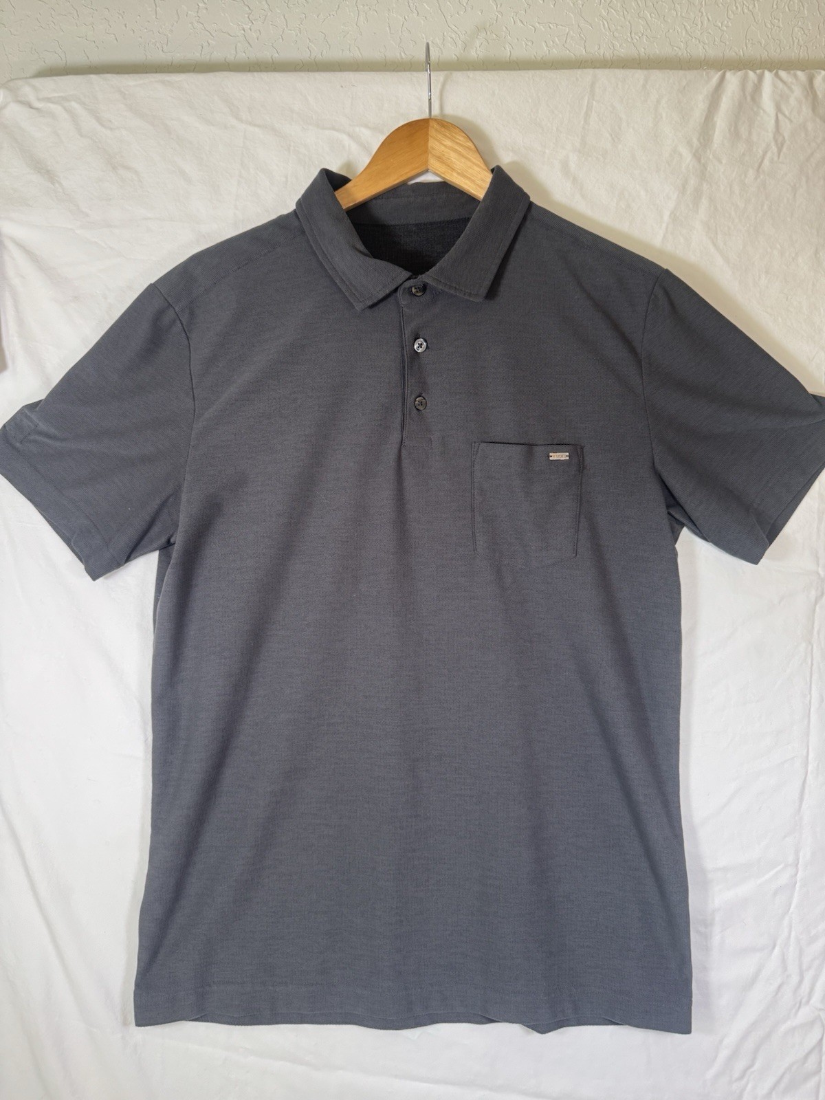 Vuori Ace Polo Shirt Mens Medium Short Sleeve Dark Gray Golf Casual