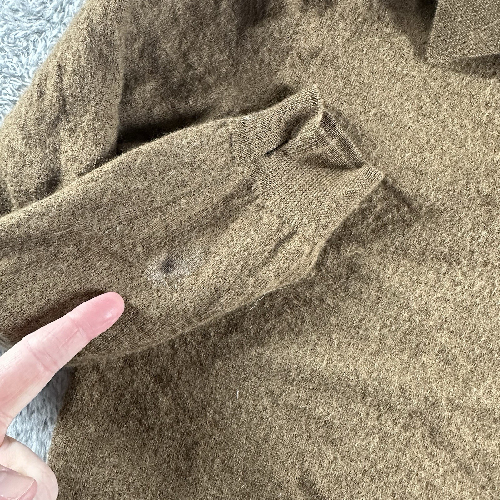 VINTAGE Brooks Brothers Sweater 100% Italian Merino Wool Brown 19×21 FLAWS