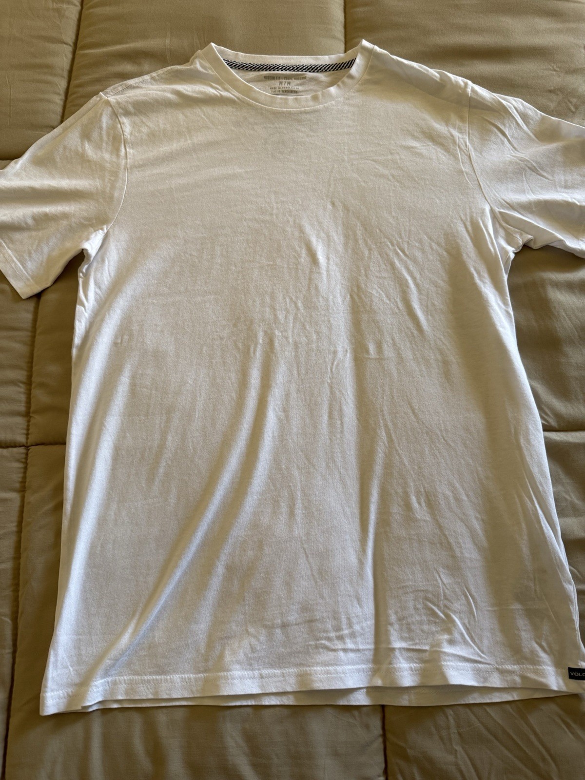 New Volcom Solid White Men’s Medium T-Shirt Short Sleeve