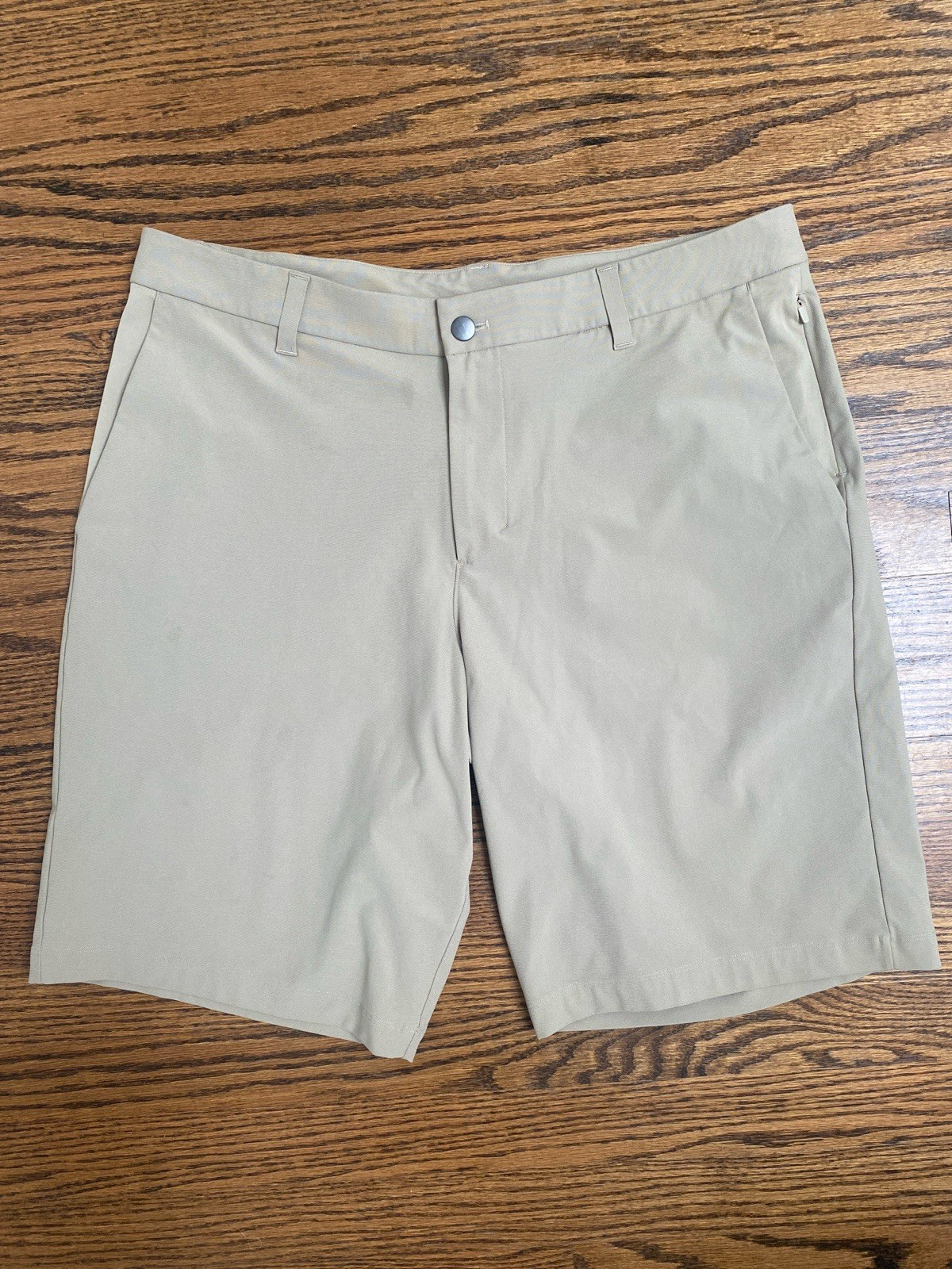 Lululemon Men’s Khakis Commission Shorts With Pockets Casual Size 36
