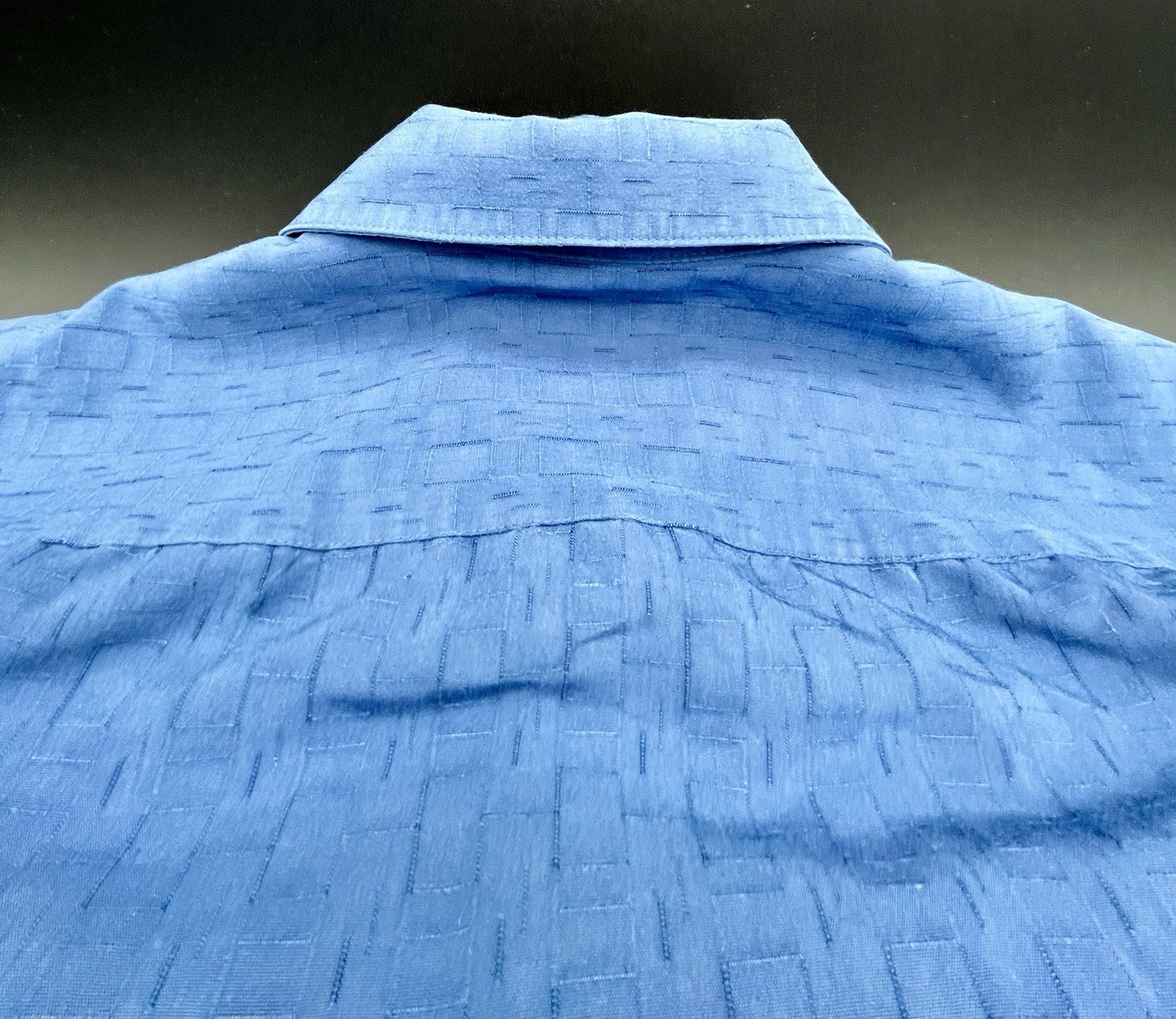 Batick Bay Blue Camp Shirt Men’s L Short Sleeve Easy Care Wood Buttons