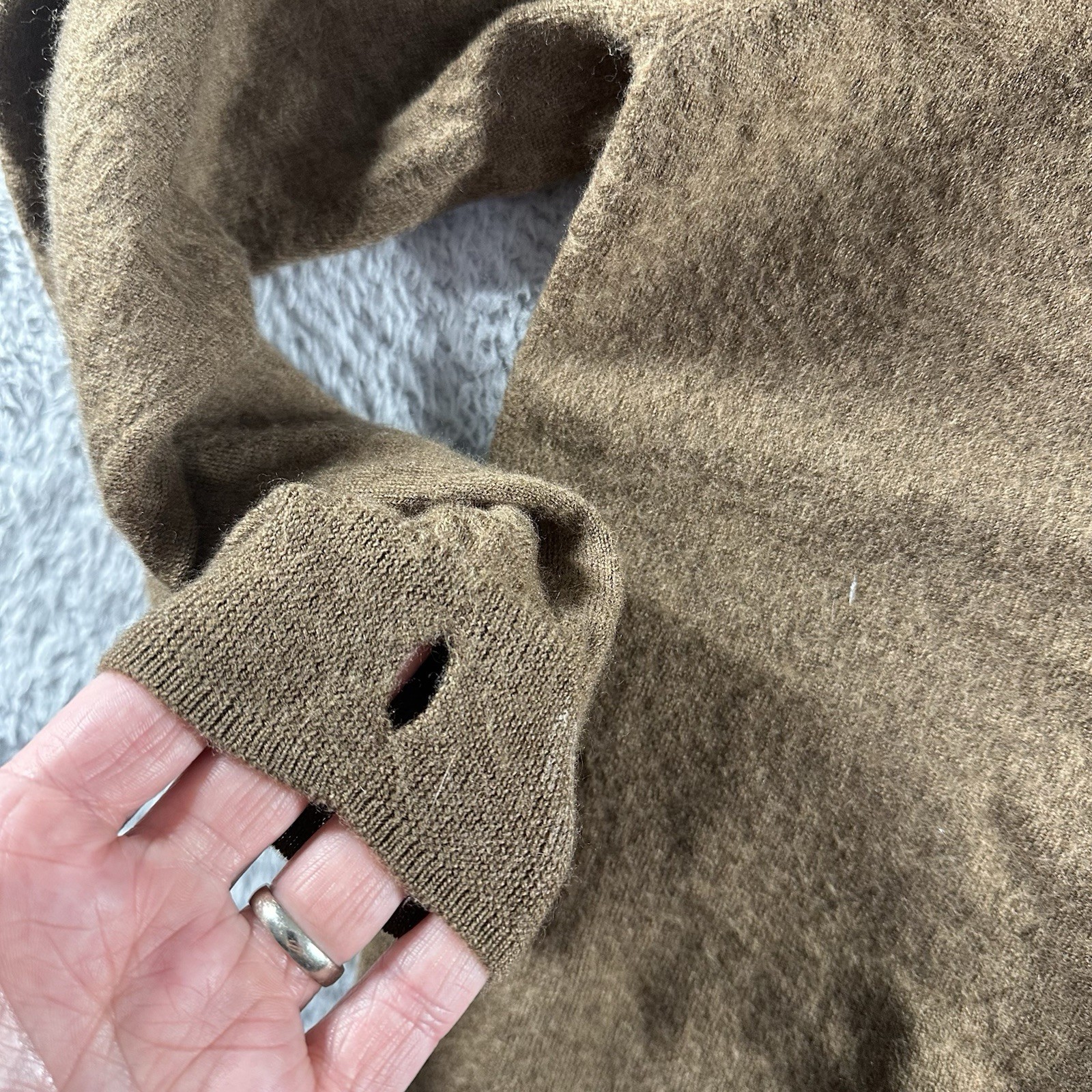 VINTAGE Brooks Brothers Sweater 100% Italian Merino Wool Brown 19×21 FLAWS