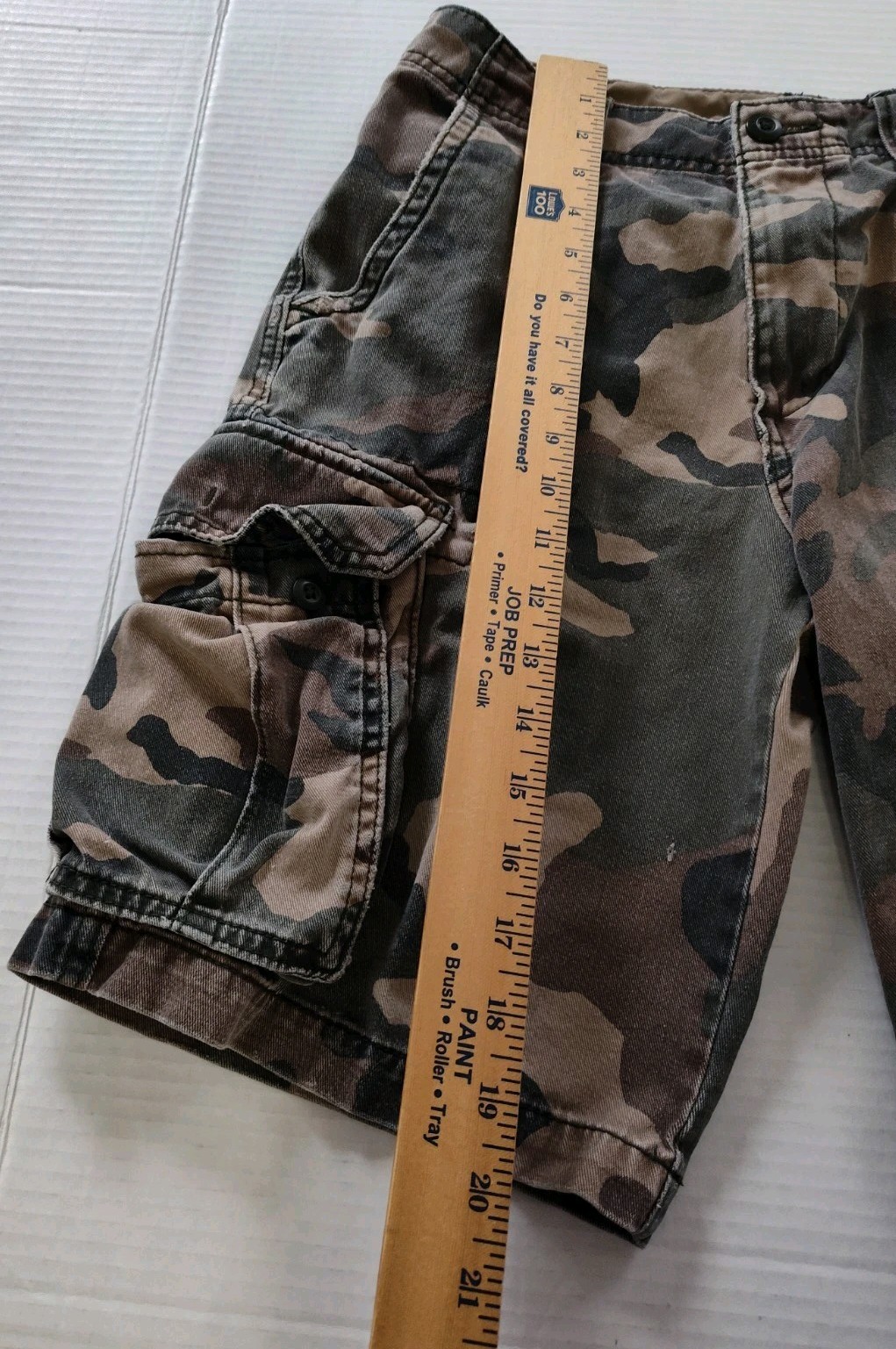Old Navy Mens Camo Cargo Shorts Size 28 Broken In 10″ Inseam Distressed