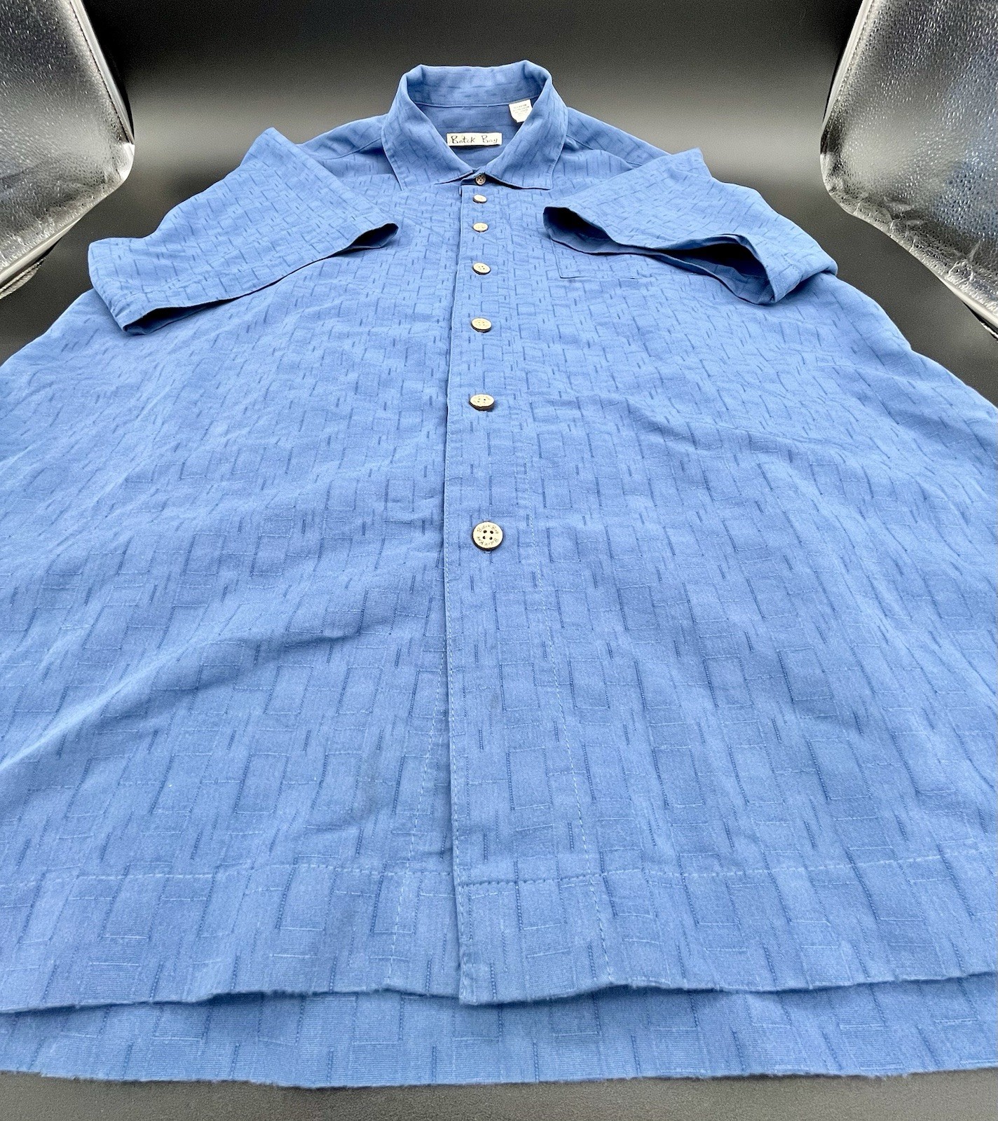 Batick Bay Blue Camp Shirt Men’s L Short Sleeve Easy Care Wood Buttons