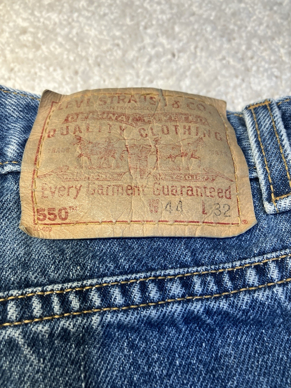 Vintage Levi’s 550 44 X 32 Relaxed Fit Jeans Slight Tapered Leg Good Condition