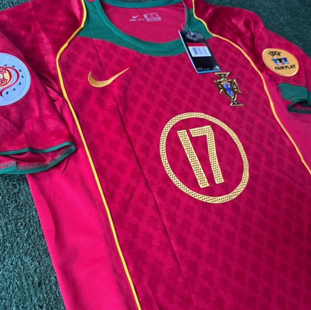 Portugal 2004/2005 Euro Final Home Retro Jersey – C.Ronaldo #17