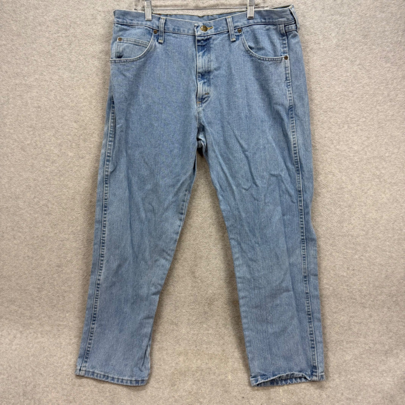 Wrangler Rugged Wear Jeans Mens 38×30 Blue Denim Pants Cowboy Work Utility