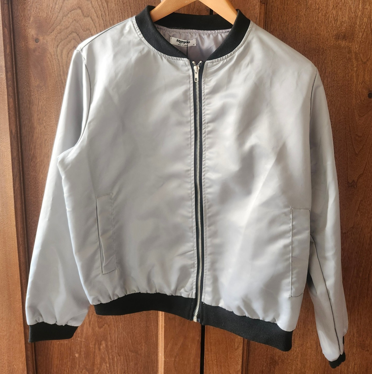 Zeagoo Men’s Gray Bomber Jacket Full Zip Zipper Accent Band Collar Size M
